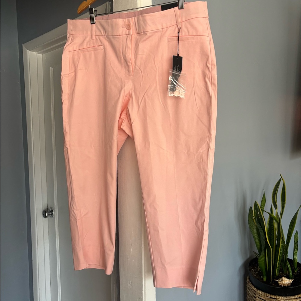 NWT Plus Size Lane Bryant Capri Pants